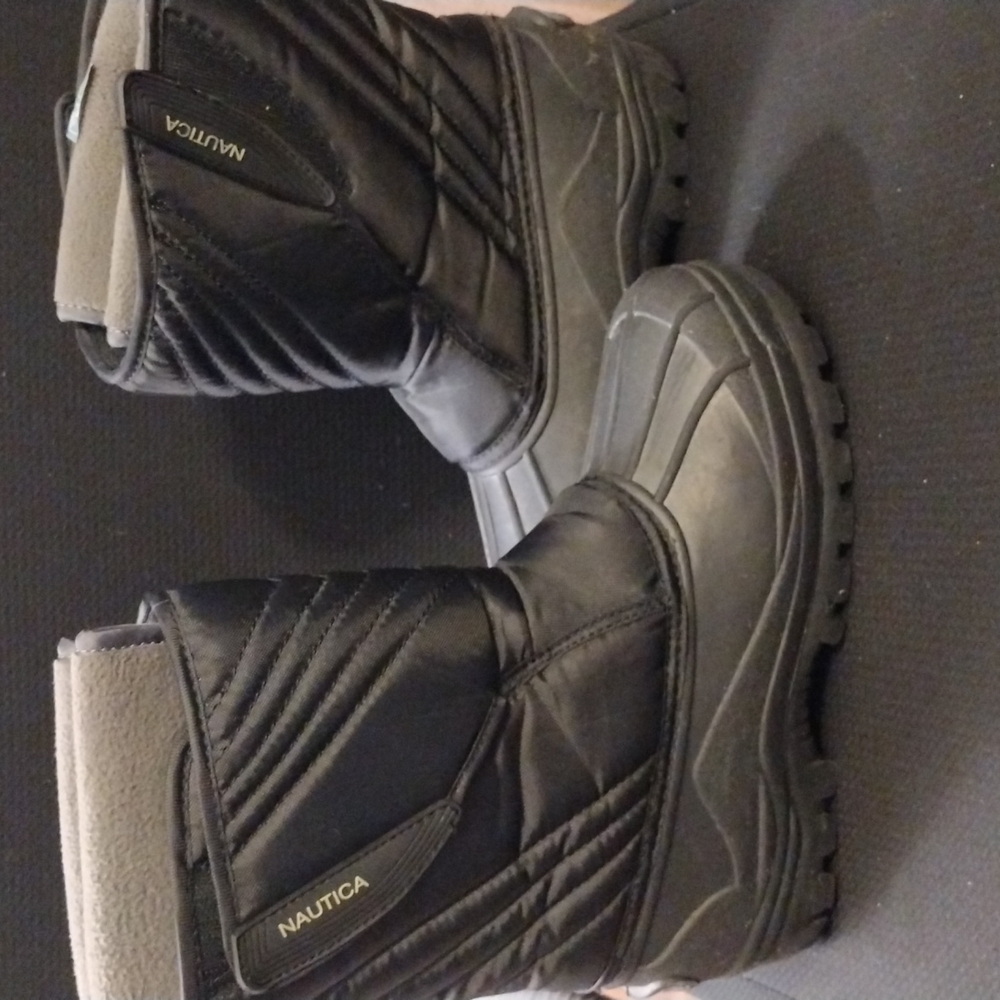 Nautica black snow boots size 5